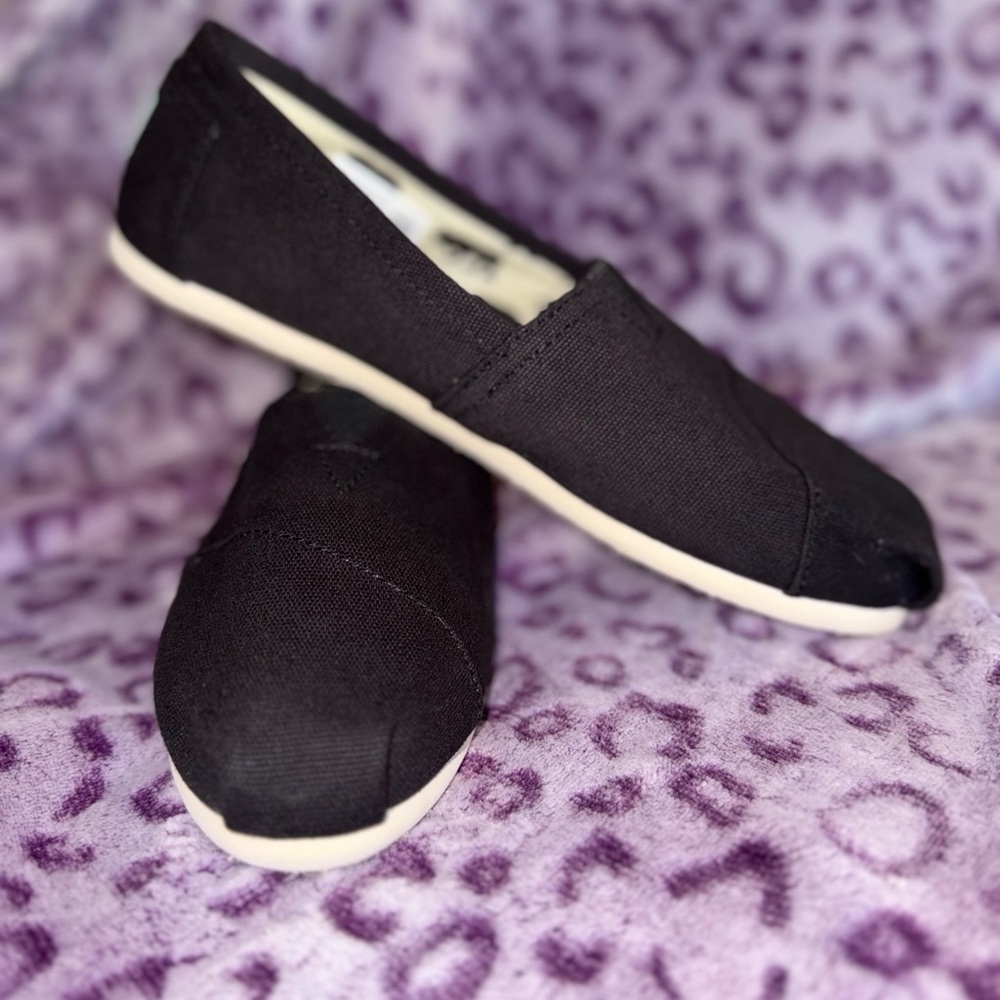 Toms Classic Black Slip-On Flats